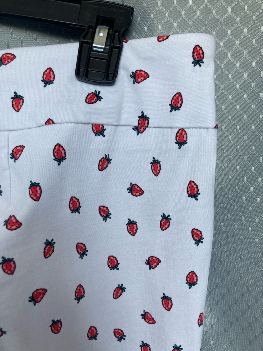 Zac & Rachel Pull on short White with strawberry print short casual summer 24W - Picture 6 of 17
